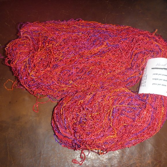 1 Large Hank Hand Dyed Rayon Buouchle Yarn Color Red Pink Purple Orange Multi - Picture 1 of 1